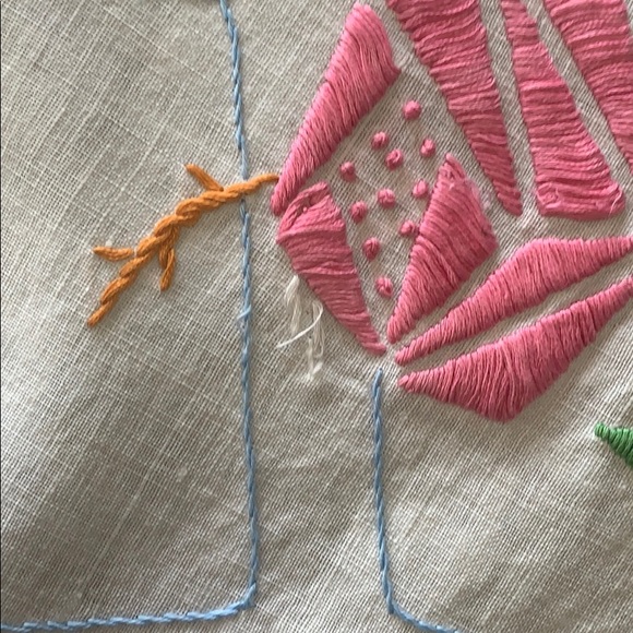 Vintage hand embroidered linen cloth - Picture 5 of 8